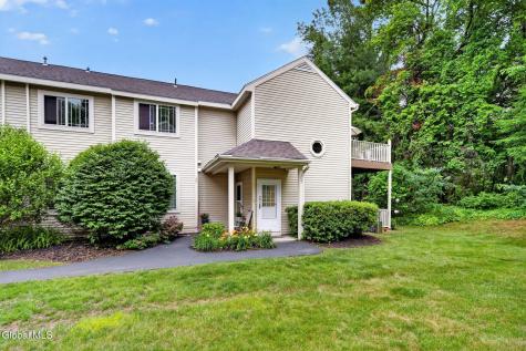 202 Burgoyne Drive Halfmoon NY 12065