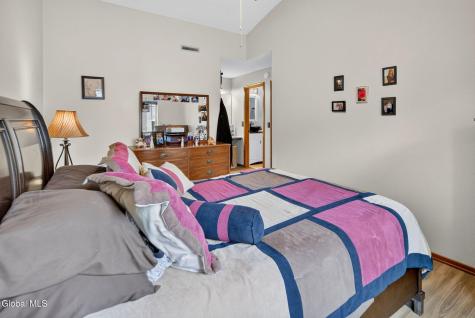 202 Burgoyne Drive Halfmoon NY 12065