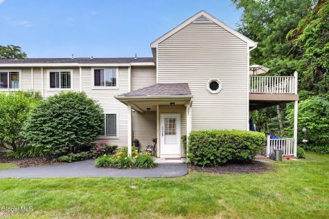 202 Burgoyne Drive Halfmoon NY 12065