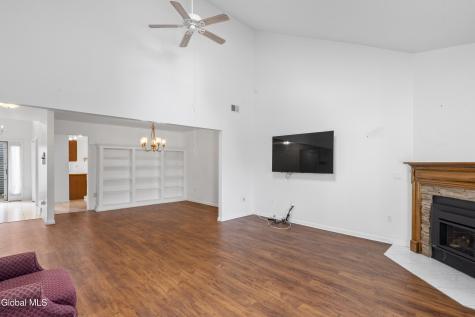 46 Lyon Court Queensbury NY 12804