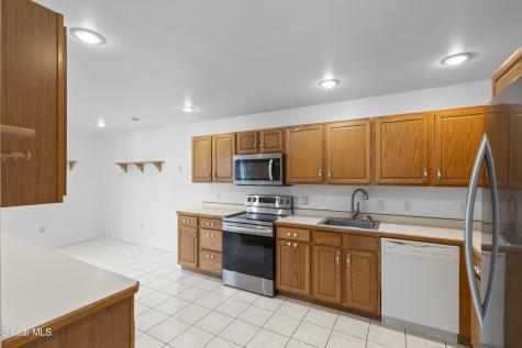 46 Lyon Court Queensbury NY 12804