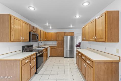 46 Lyon Court Queensbury NY 12804