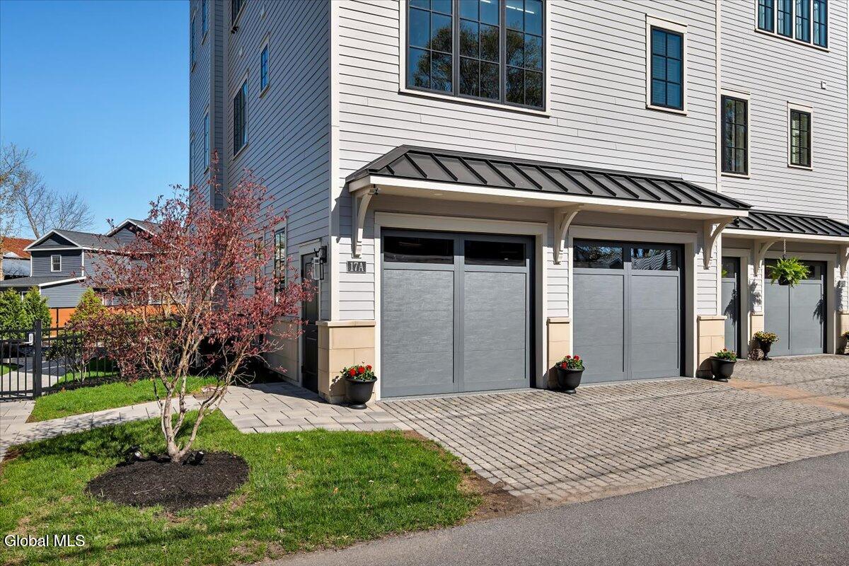 17 Marvin Alley Saratoga Springs NY 12866