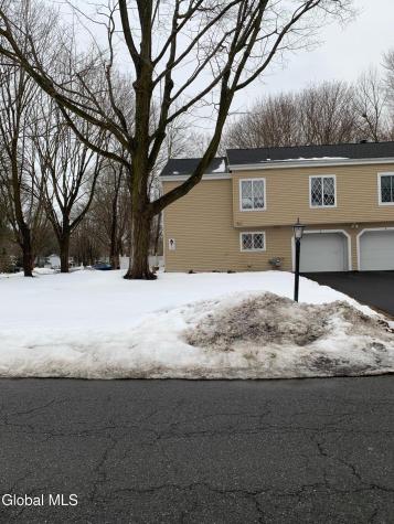 2 Leaf Road Delmar NY 12054