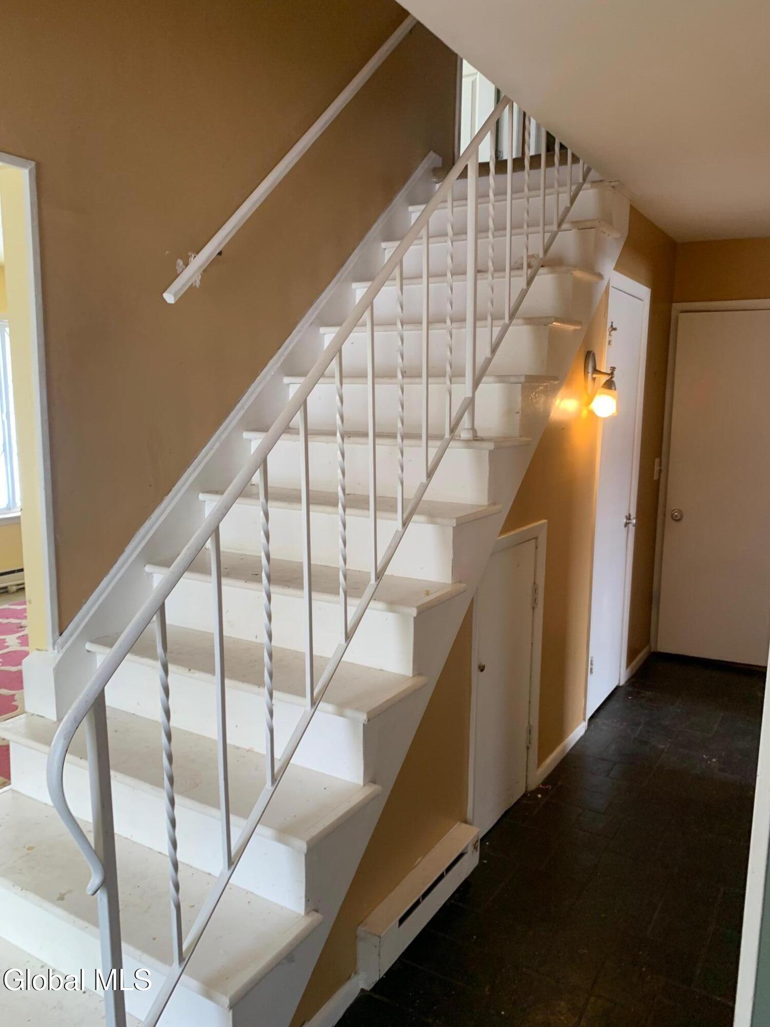 2 Leaf Road Delmar NY 12054