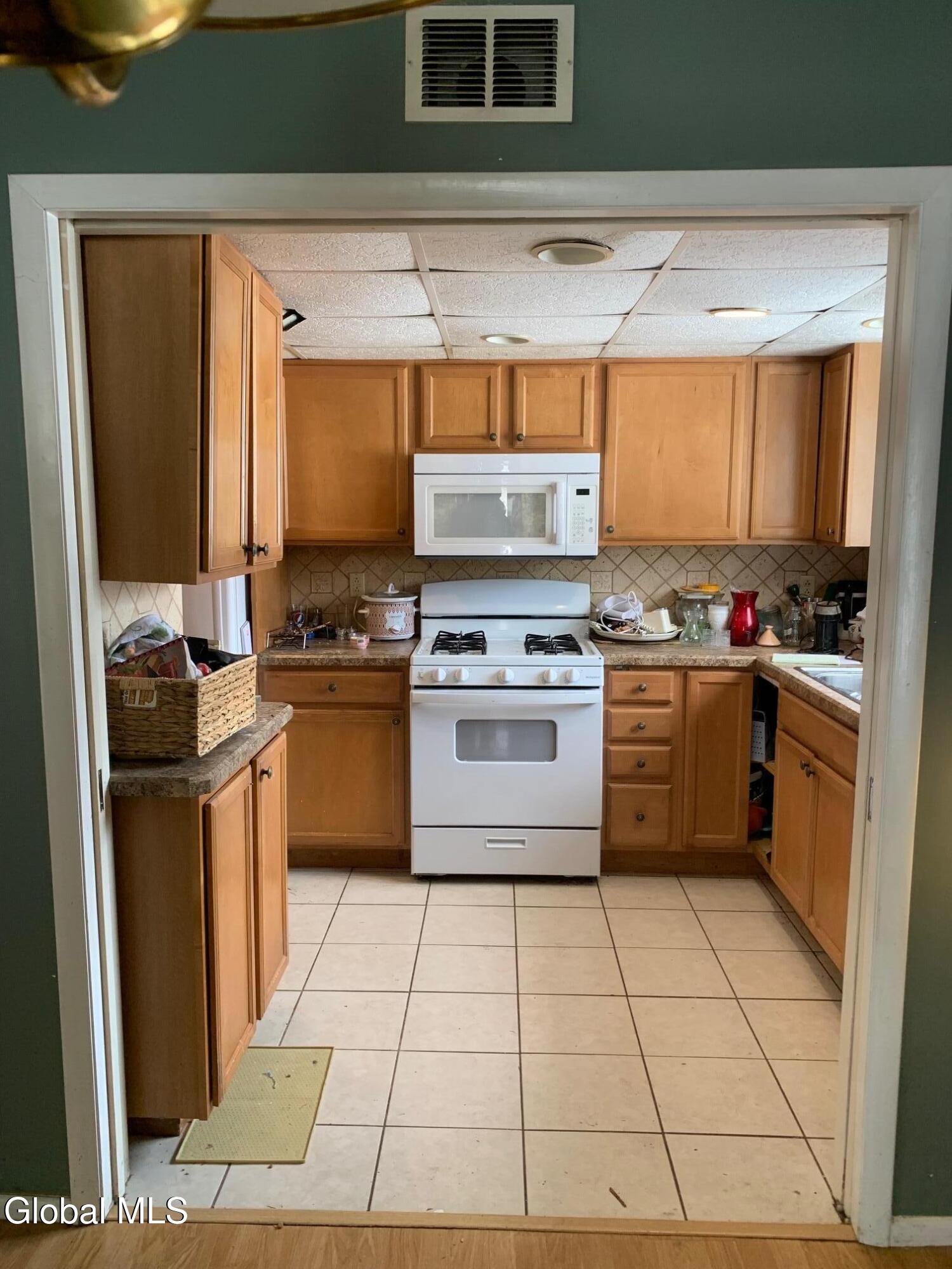2 Leaf Road Delmar NY 12054