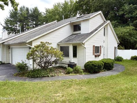 20 Green Meadow Drive Clifton Park NY 12065