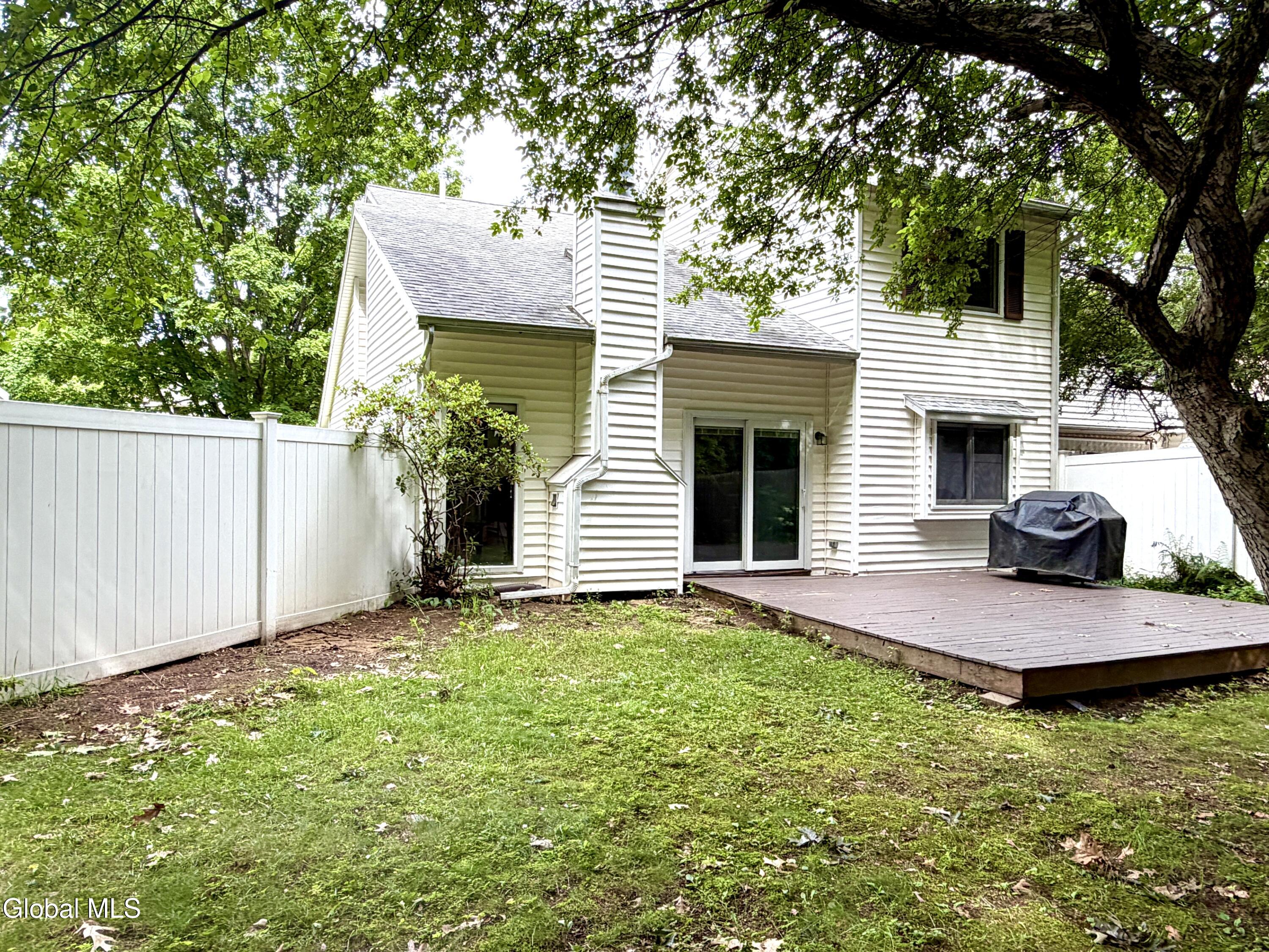20 Green Meadow Drive Clifton Park NY 12065