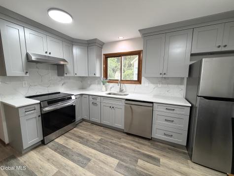 20 Green Meadow Drive Clifton Park NY 12065