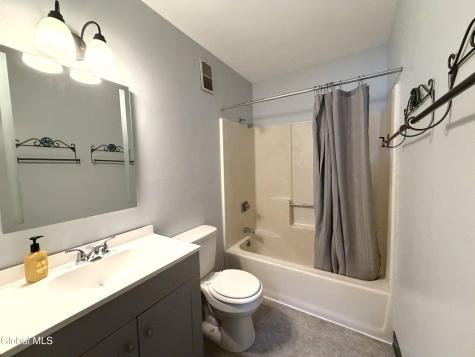 20 Green Meadow Drive Clifton Park NY 12065
