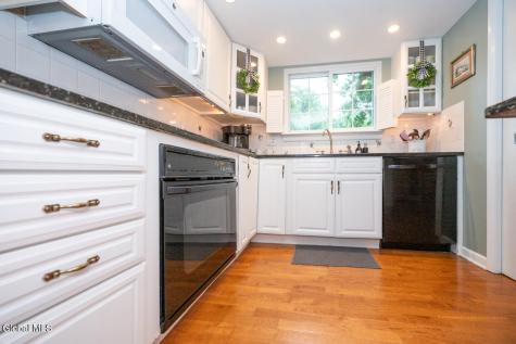 17 Spruce Court Delmar NY 12054