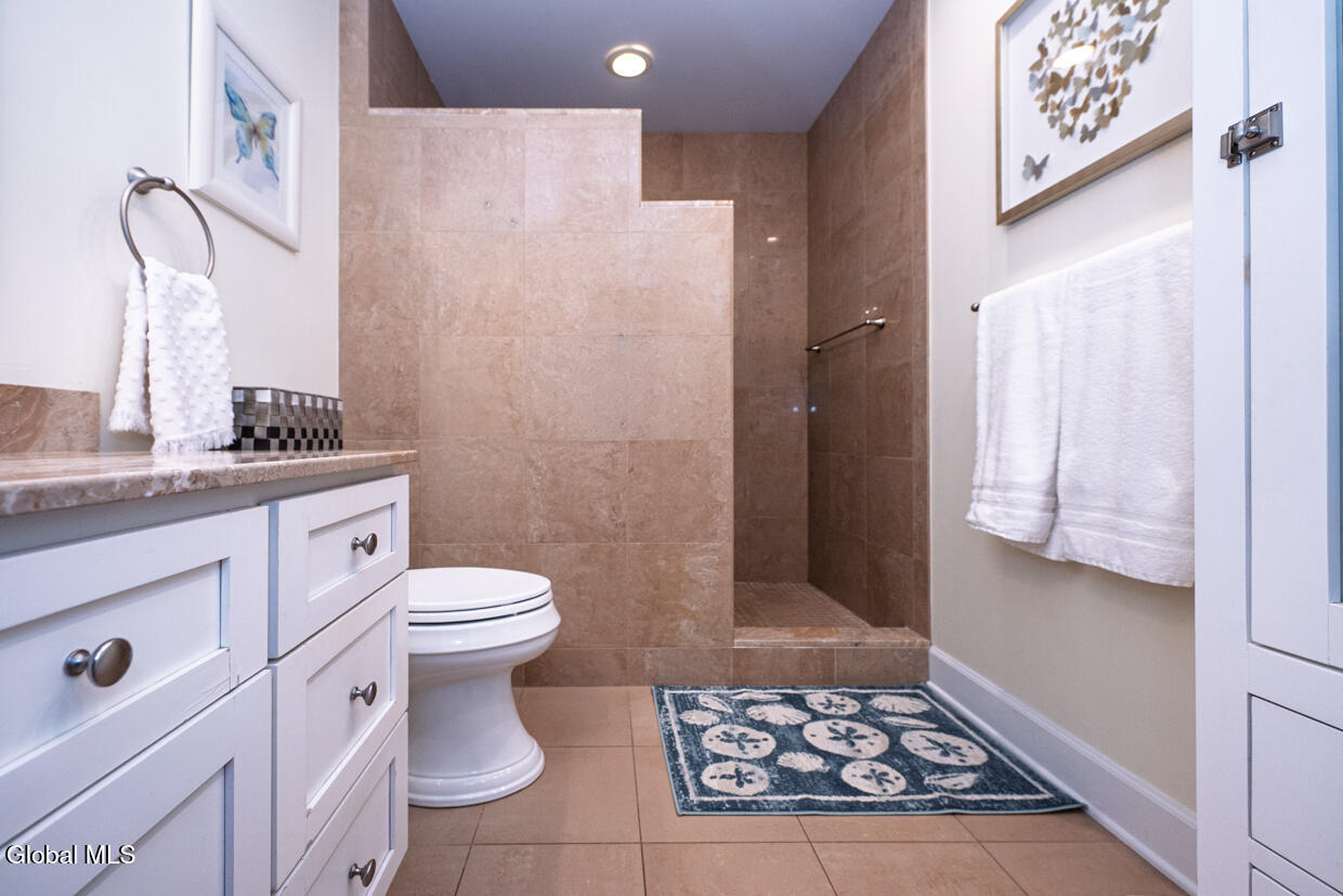 17 Spruce Court Delmar NY 12054