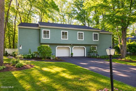 17 Spruce Court Delmar NY 12054