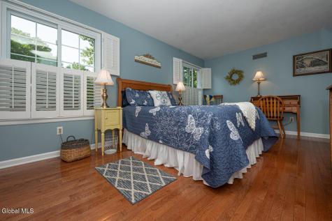 17 Spruce Court Delmar NY 12054