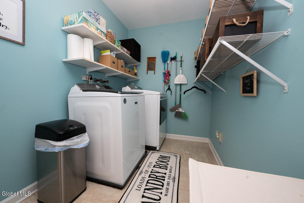 17 Spruce Court Delmar NY 12054