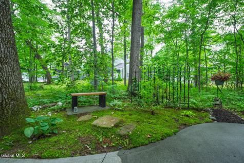 17 Spruce Court Delmar NY 12054