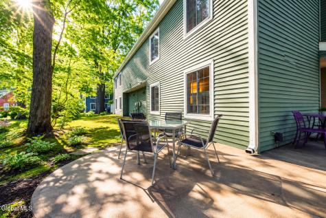 17 Spruce Court Delmar NY 12054