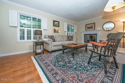 17 Spruce Court Delmar NY 12054