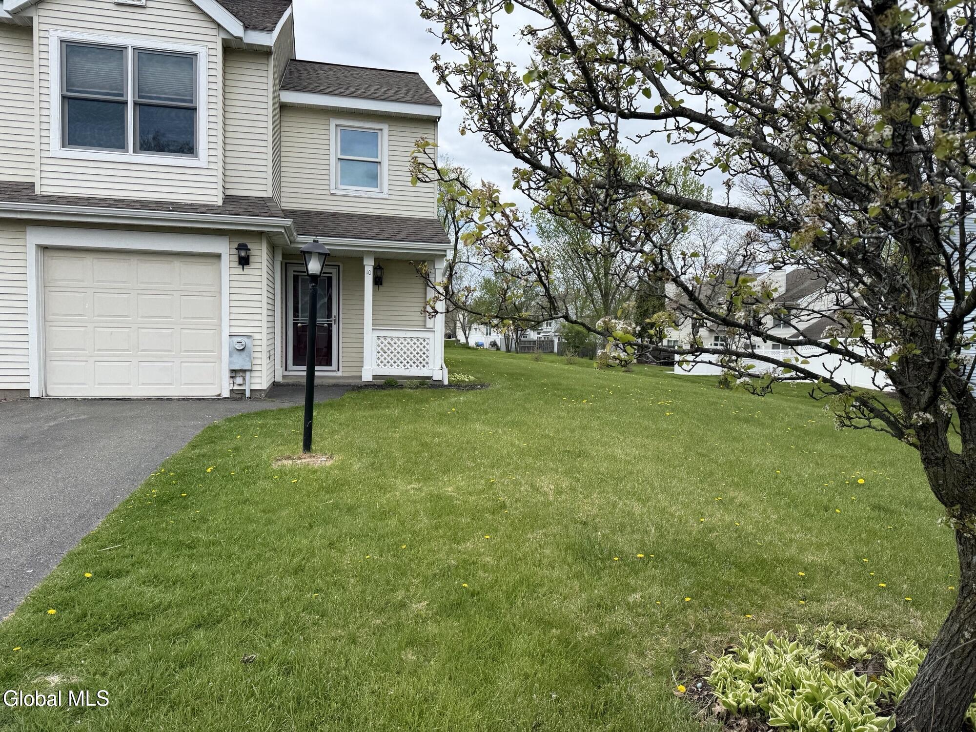10 Sandra Lane Rensselaer NY 12144