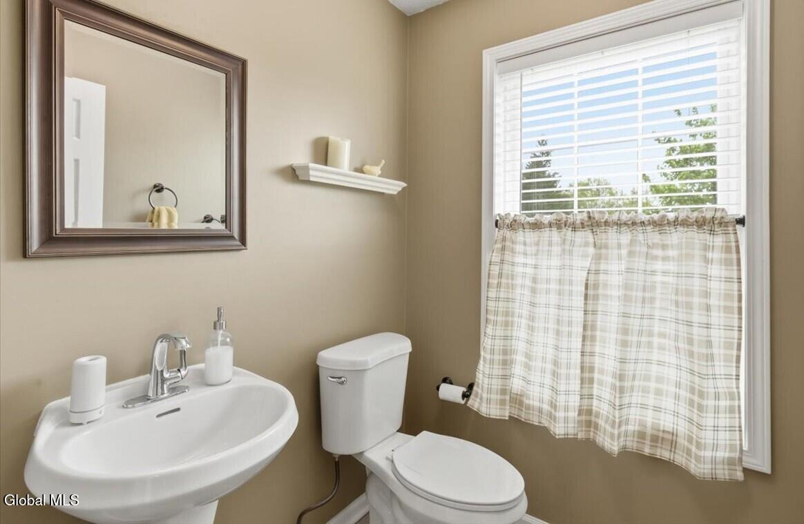 126 Bridgewood Lane Watervliet NY 12189
