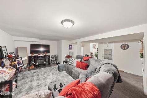 9 Davis Court Albany NY 12208