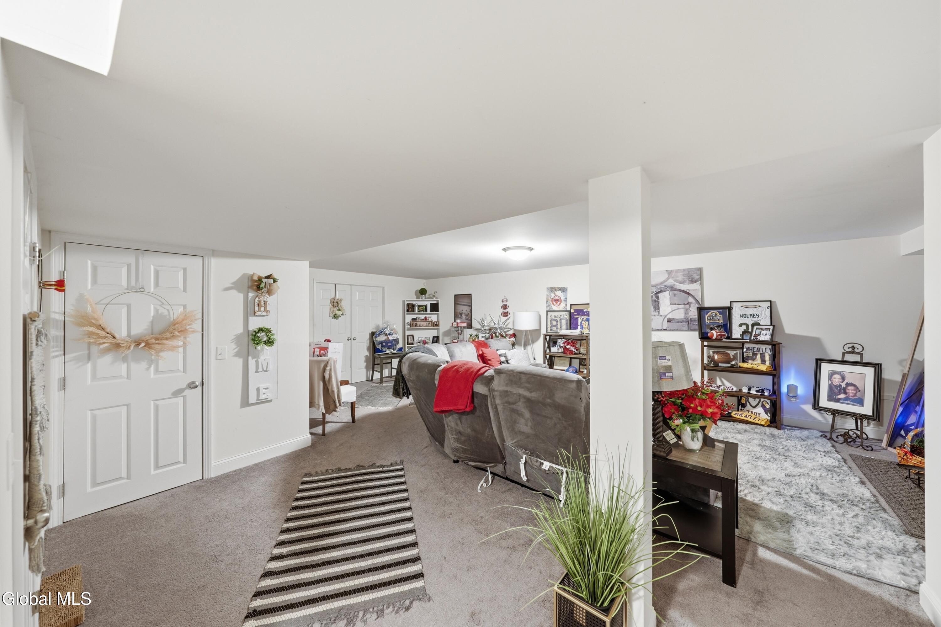 9 Davis Court Albany NY 12208