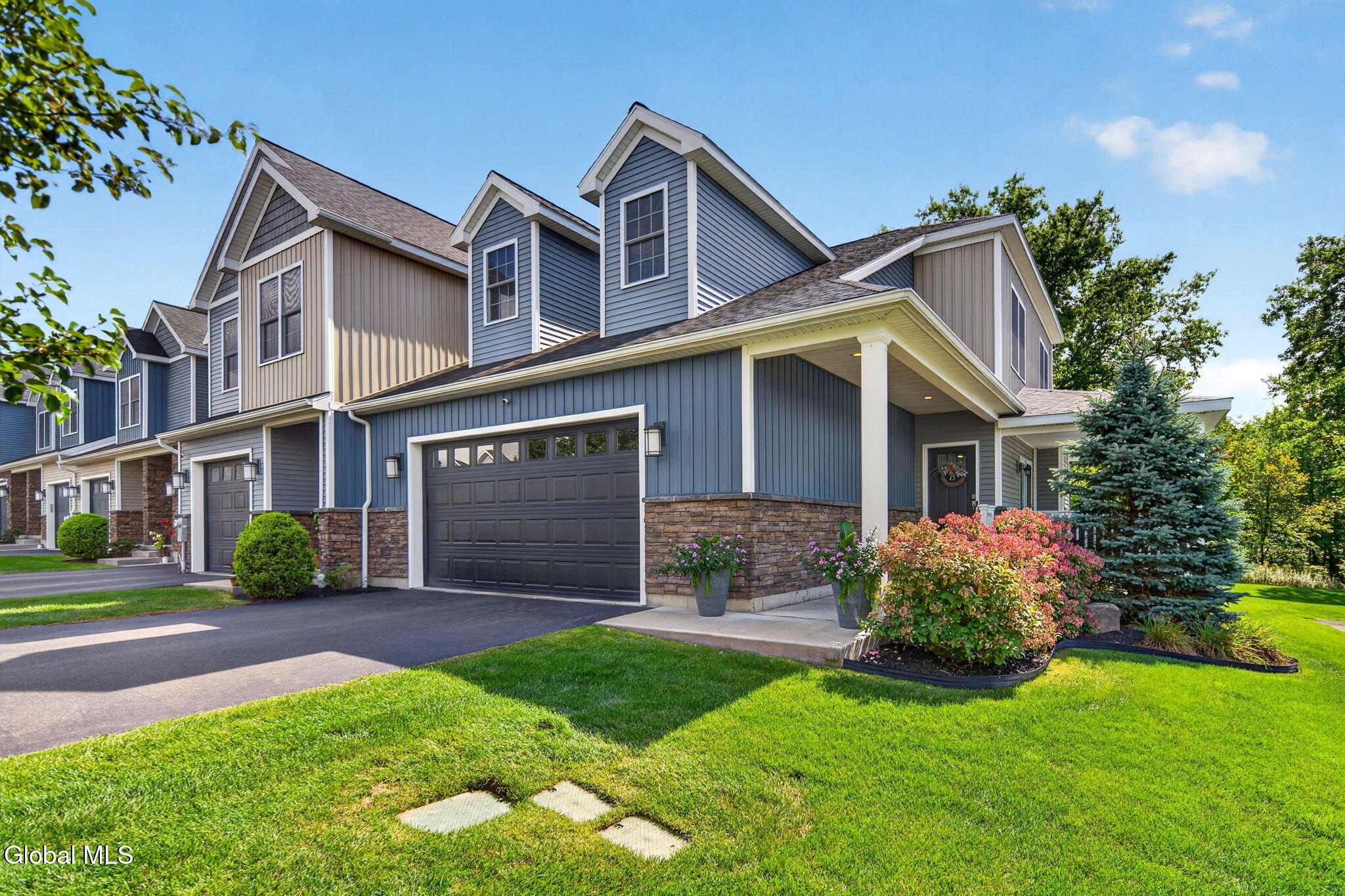 15 Stacey Way Troy NY 12180