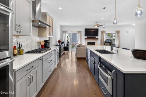 15 Stacey Way Troy NY 12180