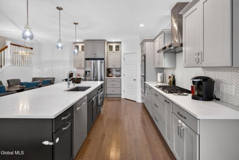 15 Stacey Way Troy NY 12180