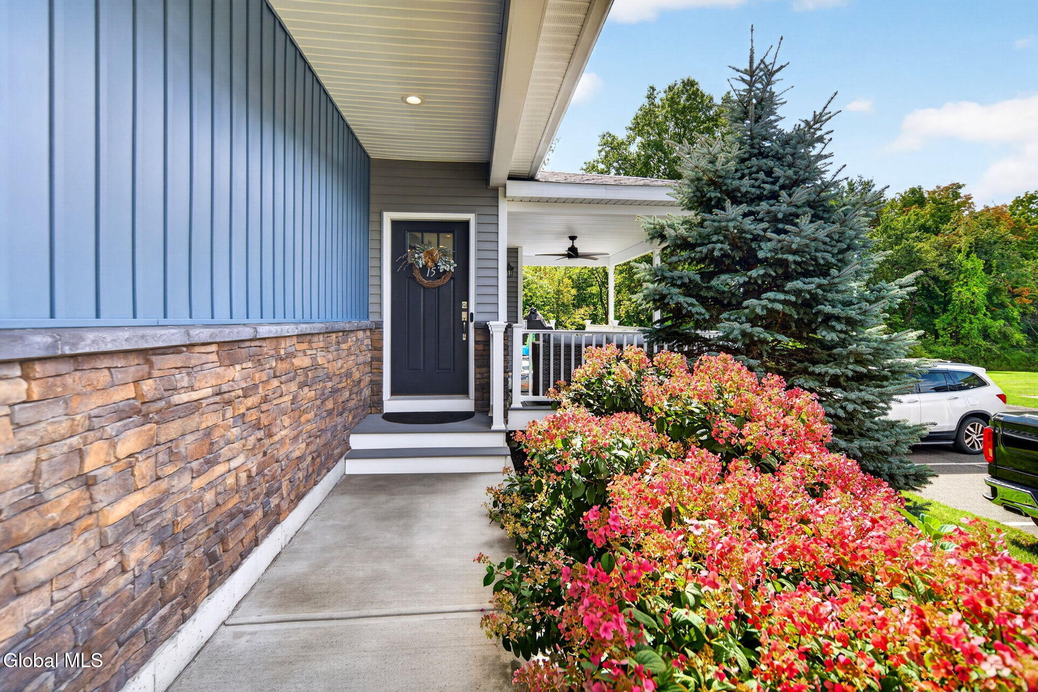 15 Stacey Way Troy NY 12180