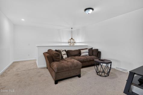 15 Stacey Way Troy NY 12180