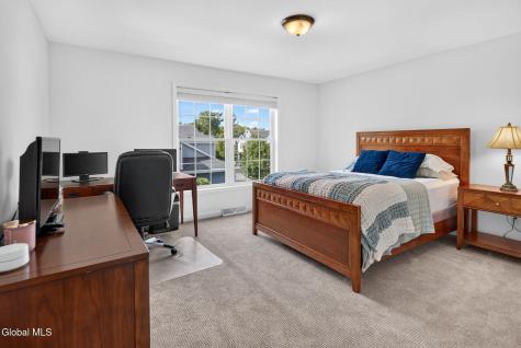 15 Stacey Way Troy NY 12180
