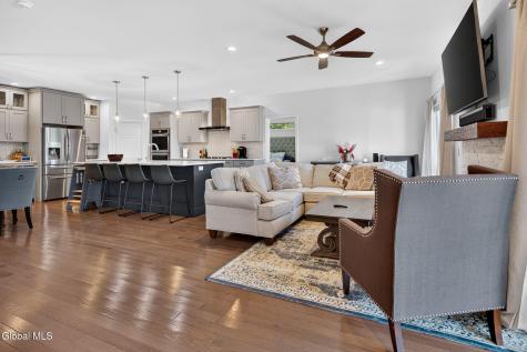 15 Stacey Way Troy NY 12180
