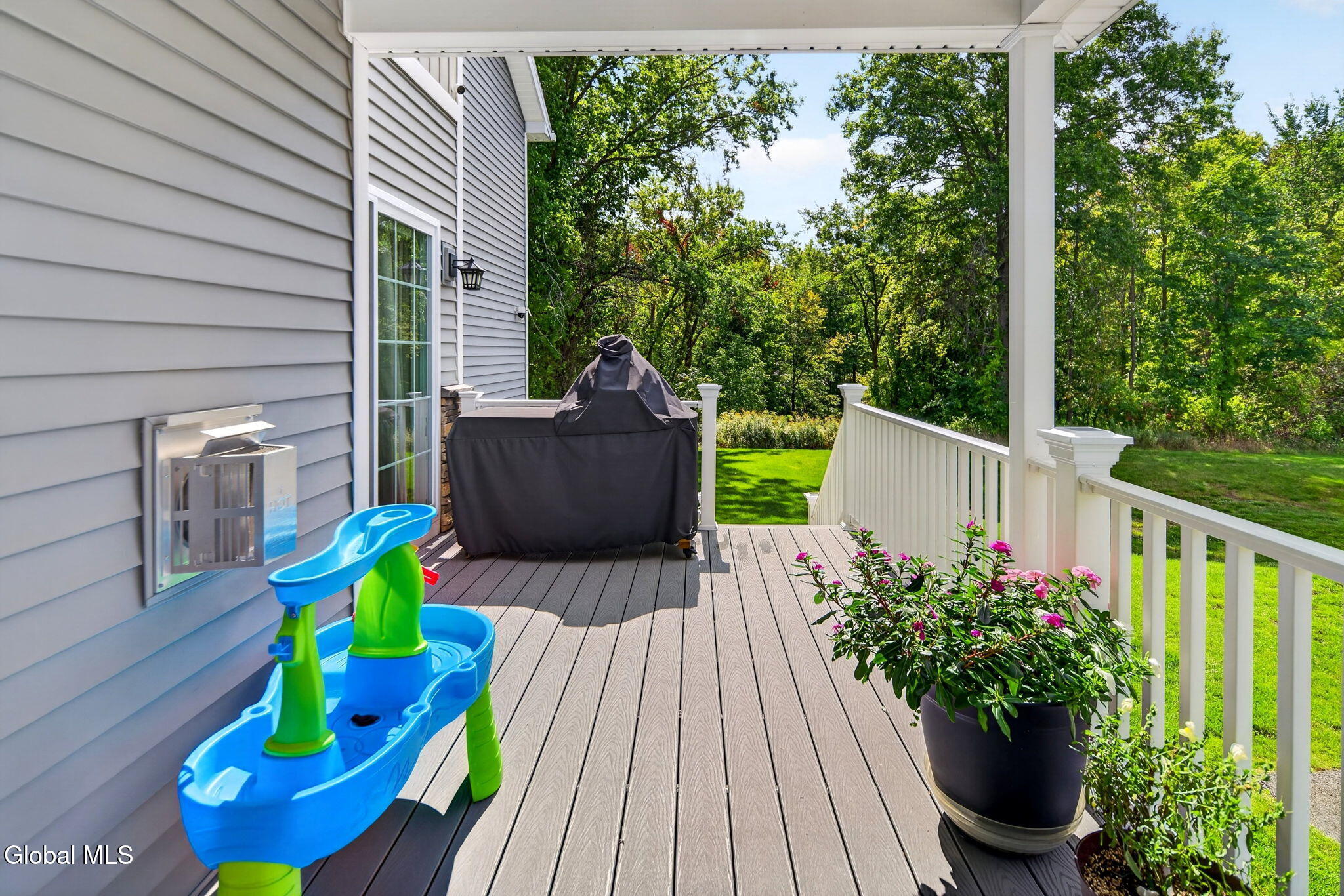 15 Stacey Way Troy NY 12180