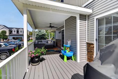 15 Stacey Way Troy NY 12180