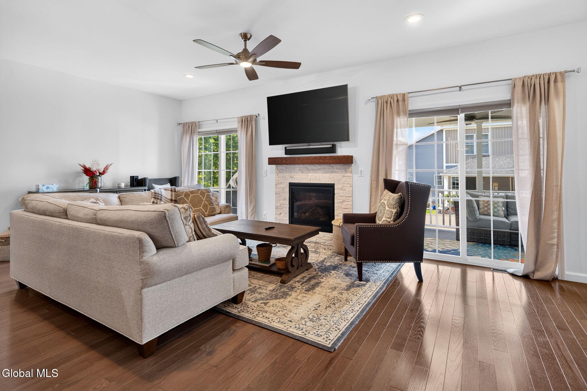 15 Stacey Way Troy NY 12180