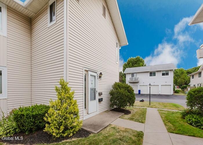 493 Eastbrooke Lane Rochester NY 14618