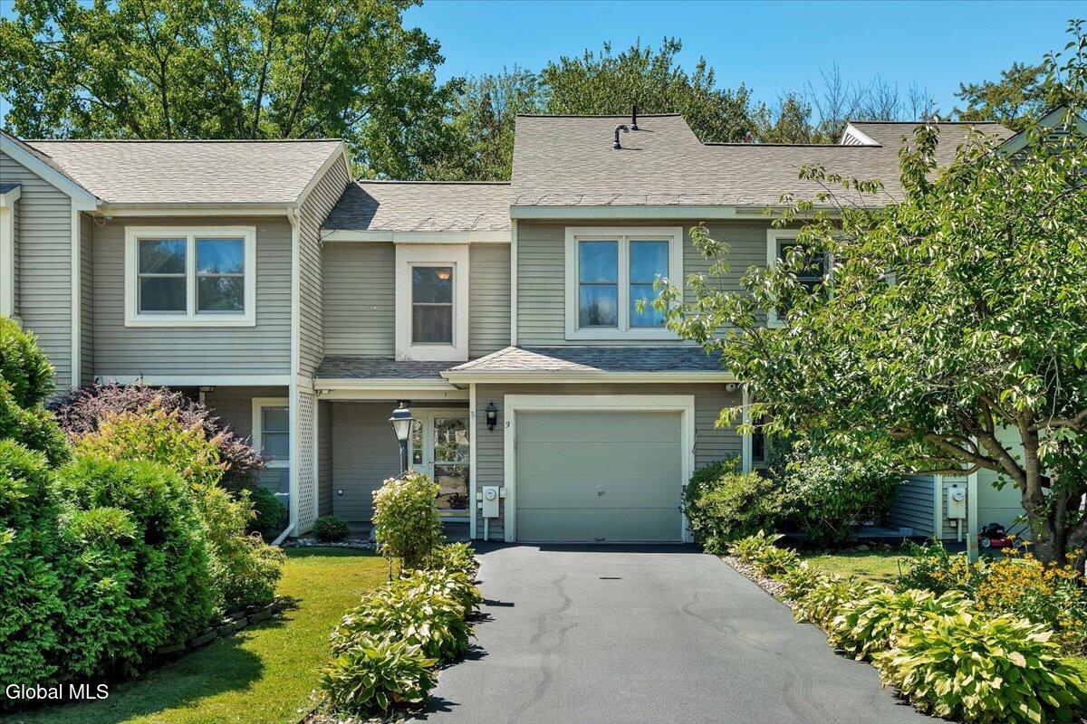 3 Generals Way Halfmoon NY 12065
