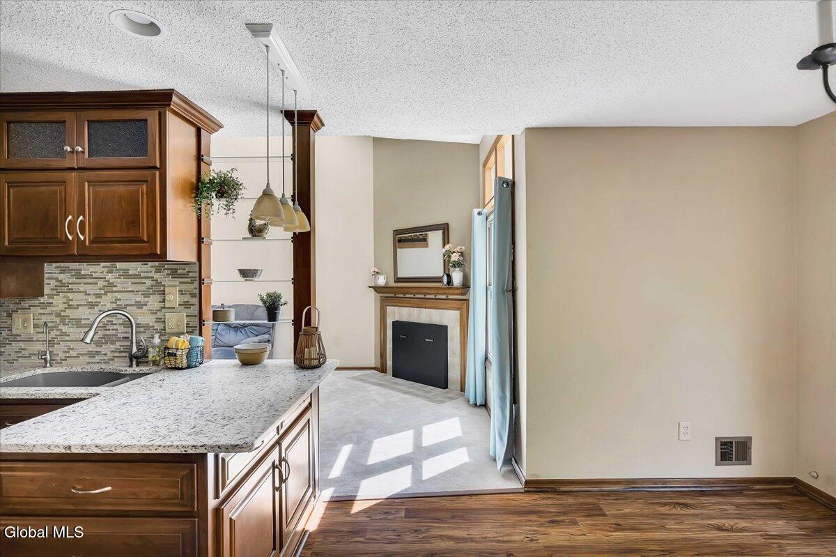 3 Generals Way Halfmoon NY 12065