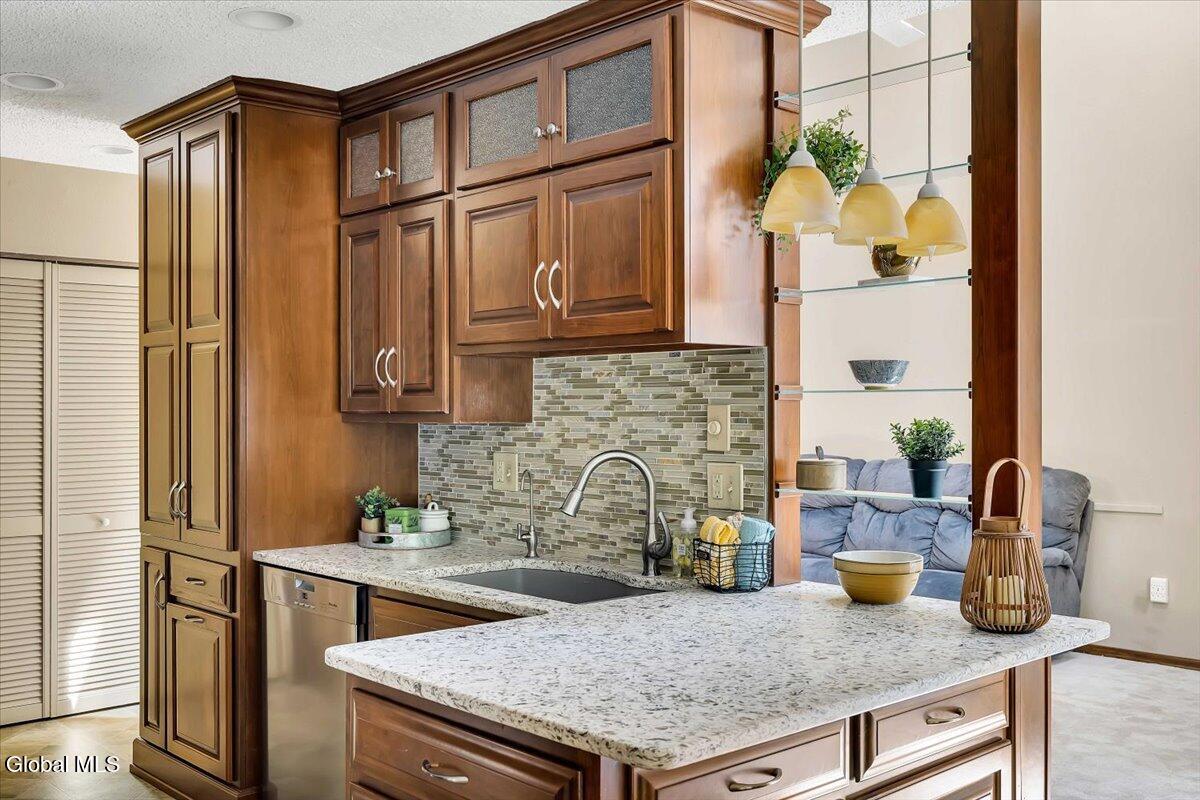 3 Generals Way Halfmoon NY 12065
