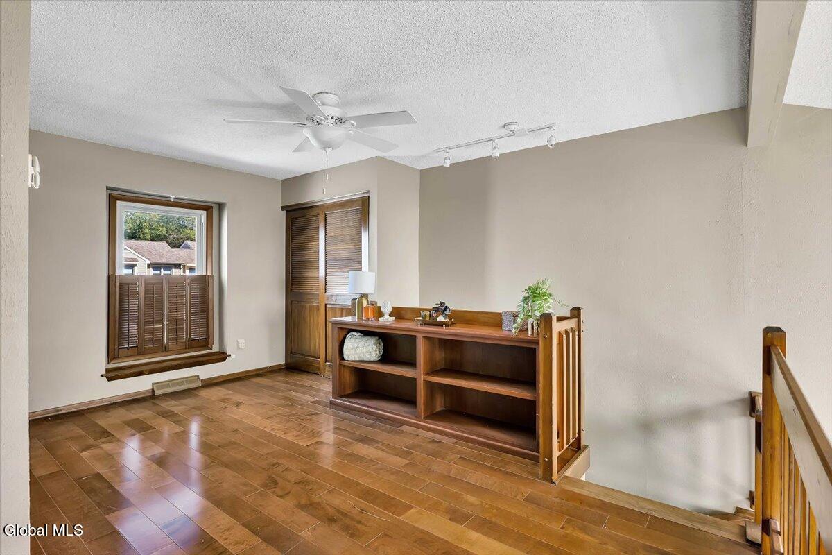 3 Generals Way Halfmoon NY 12065