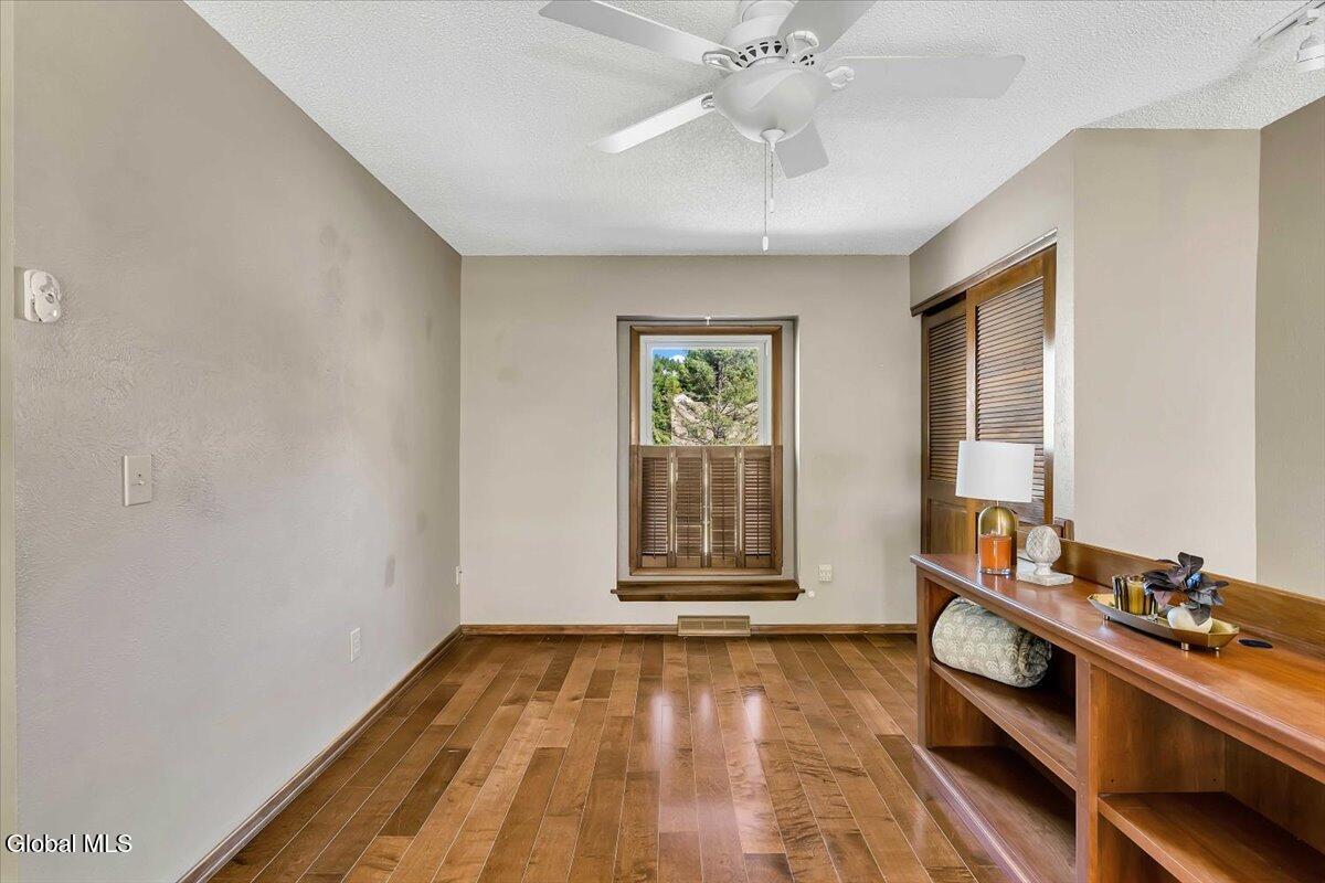 3 Generals Way Halfmoon NY 12065