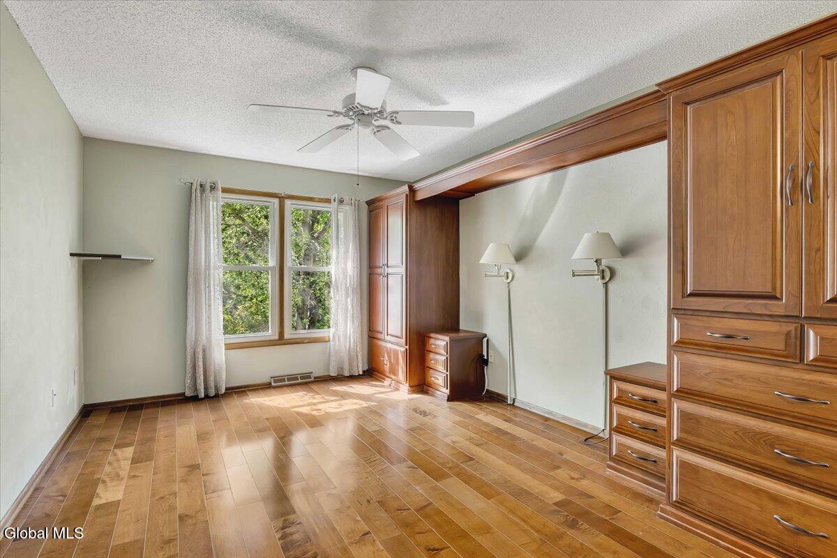 3 Generals Way Halfmoon NY 12065