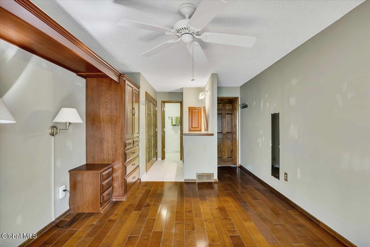 3 Generals Way Halfmoon NY 12065