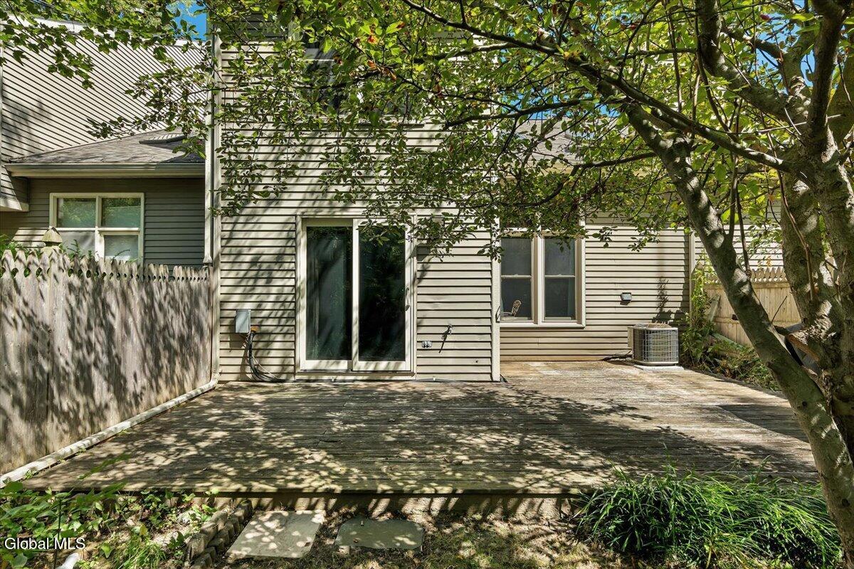 3 Generals Way Halfmoon NY 12065