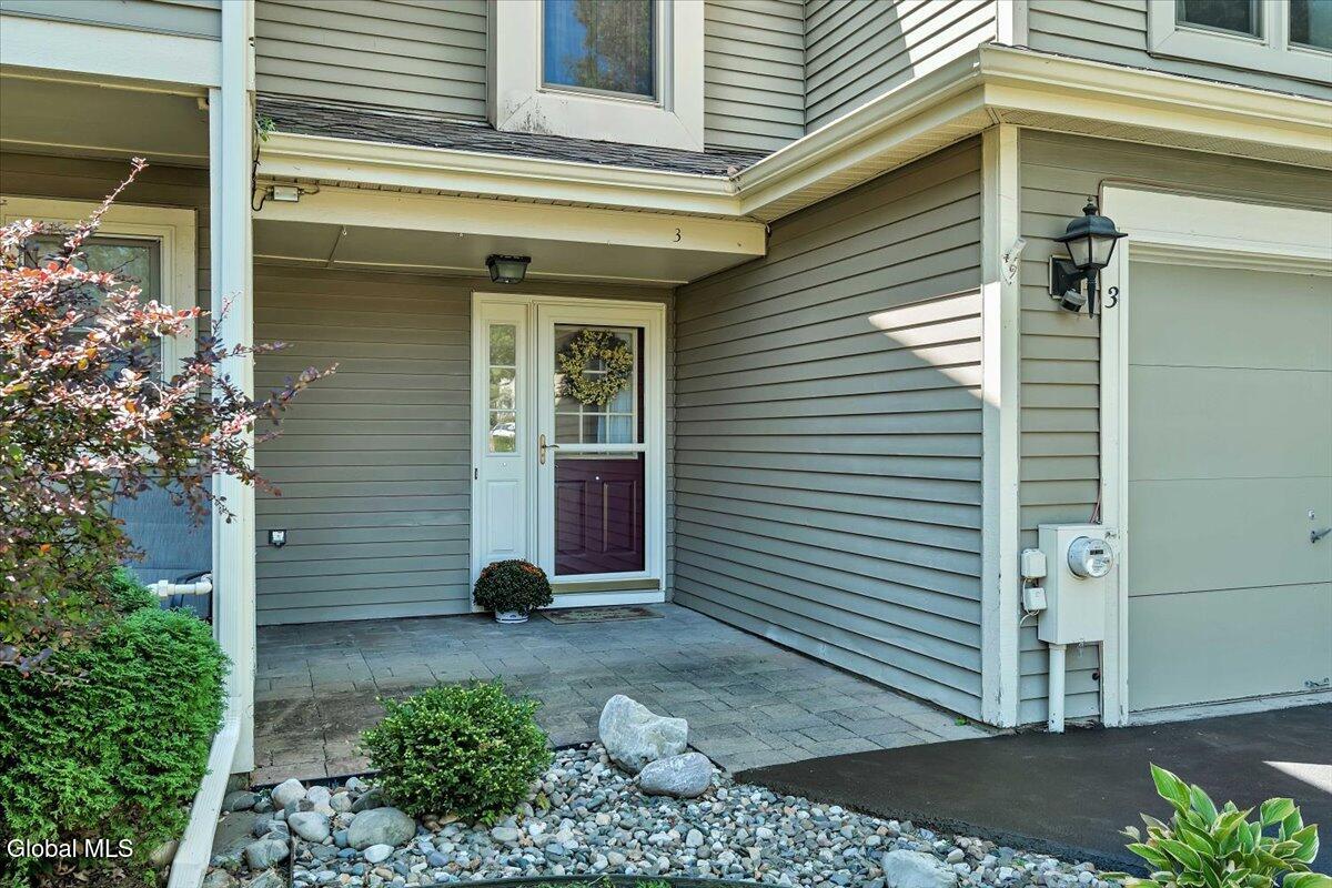 3 Generals Way Halfmoon NY 12065