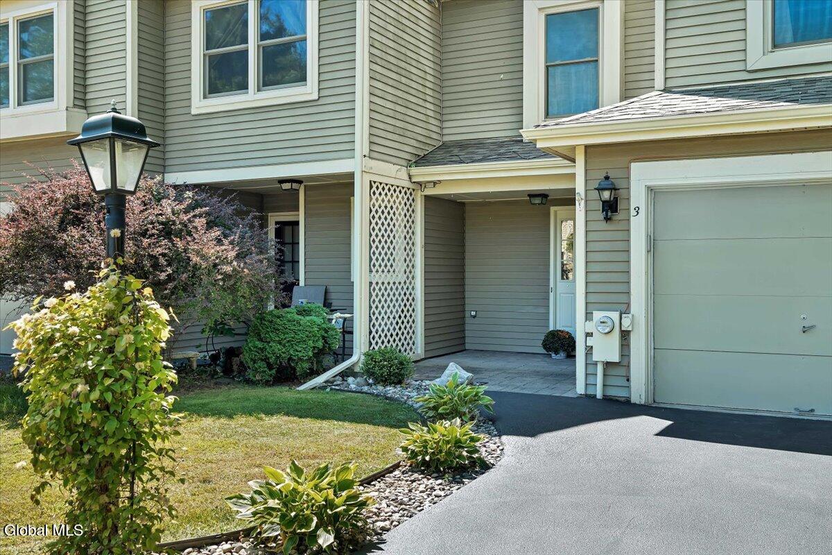 3 Generals Way Halfmoon NY 12065