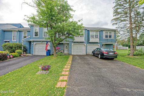 11 Fox Hollow Square Cohoes NY 12047