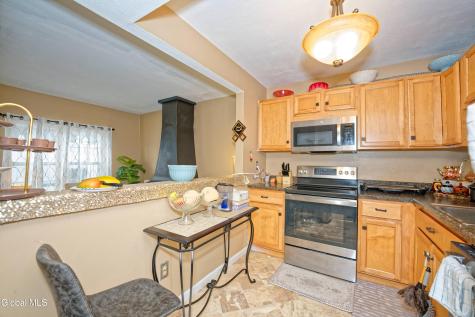 11 Fox Hollow Square Cohoes NY 12047
