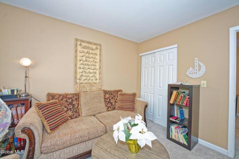 11 Fox Hollow Square Cohoes NY 12047
